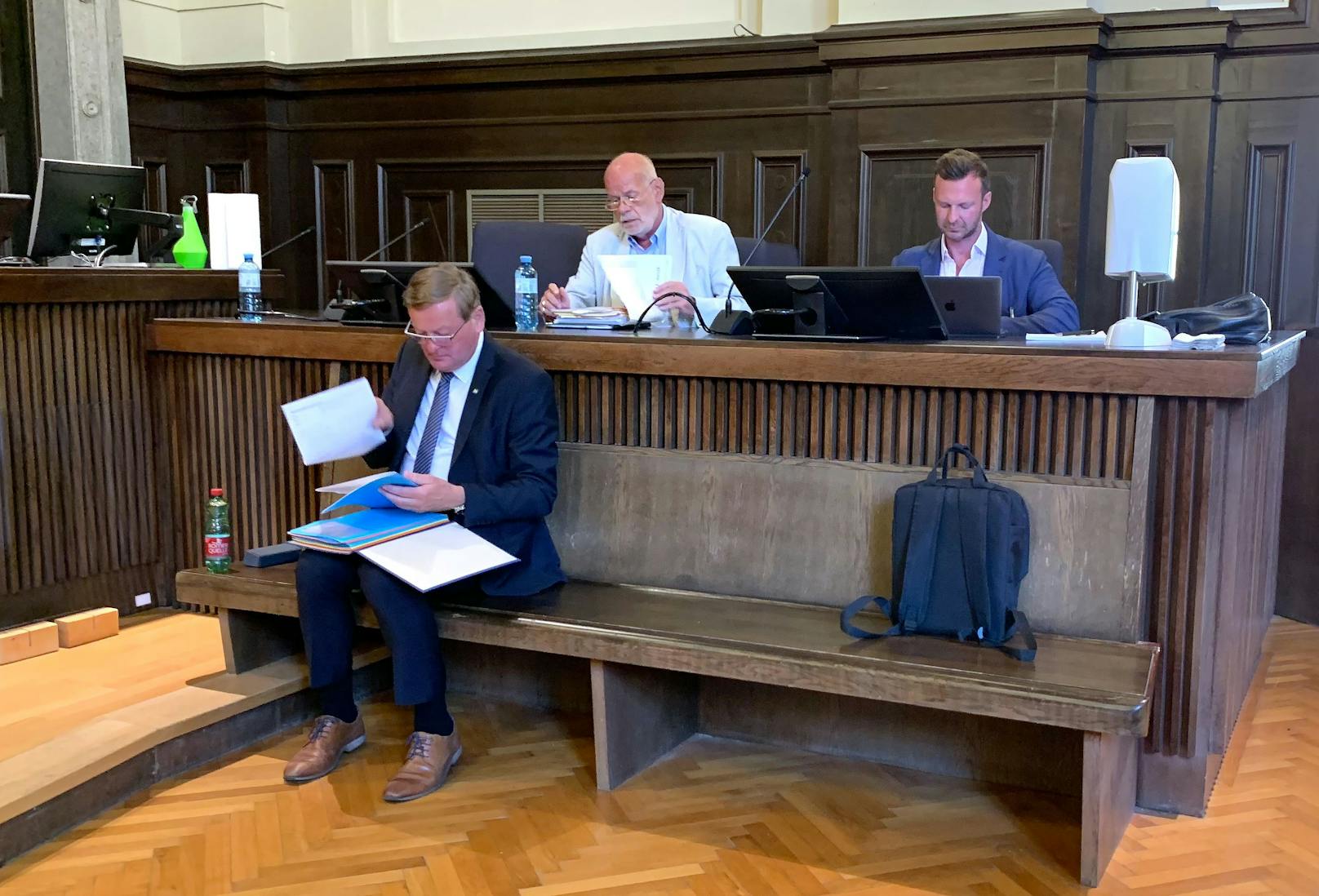FPÖ-Landesrat Gottfried Waldhäusl steht derzeit in Sankt Pölten vor Gericht.