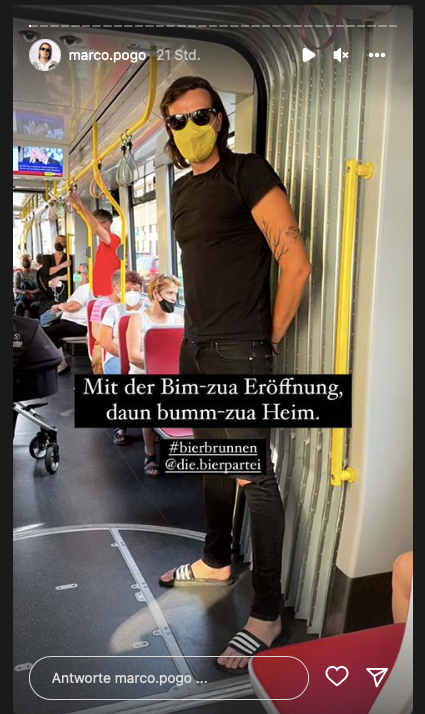 Vorbildlich: Marco Pogo kam zur Bierbrunnen-Eröffnung mit der Straßenbahn 