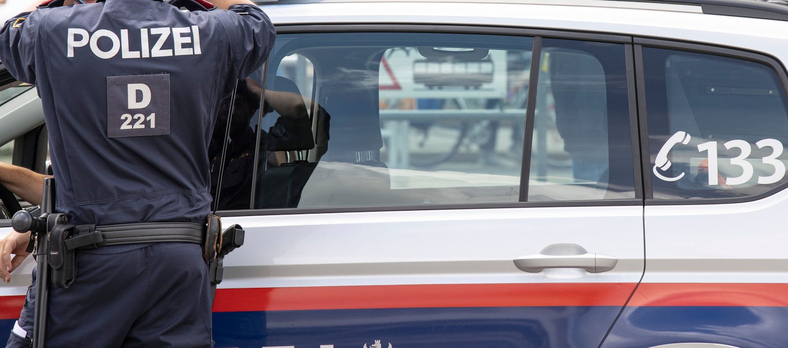 Die Polizei nahm den mutmaßlichen Täter fest. Symbolbild.