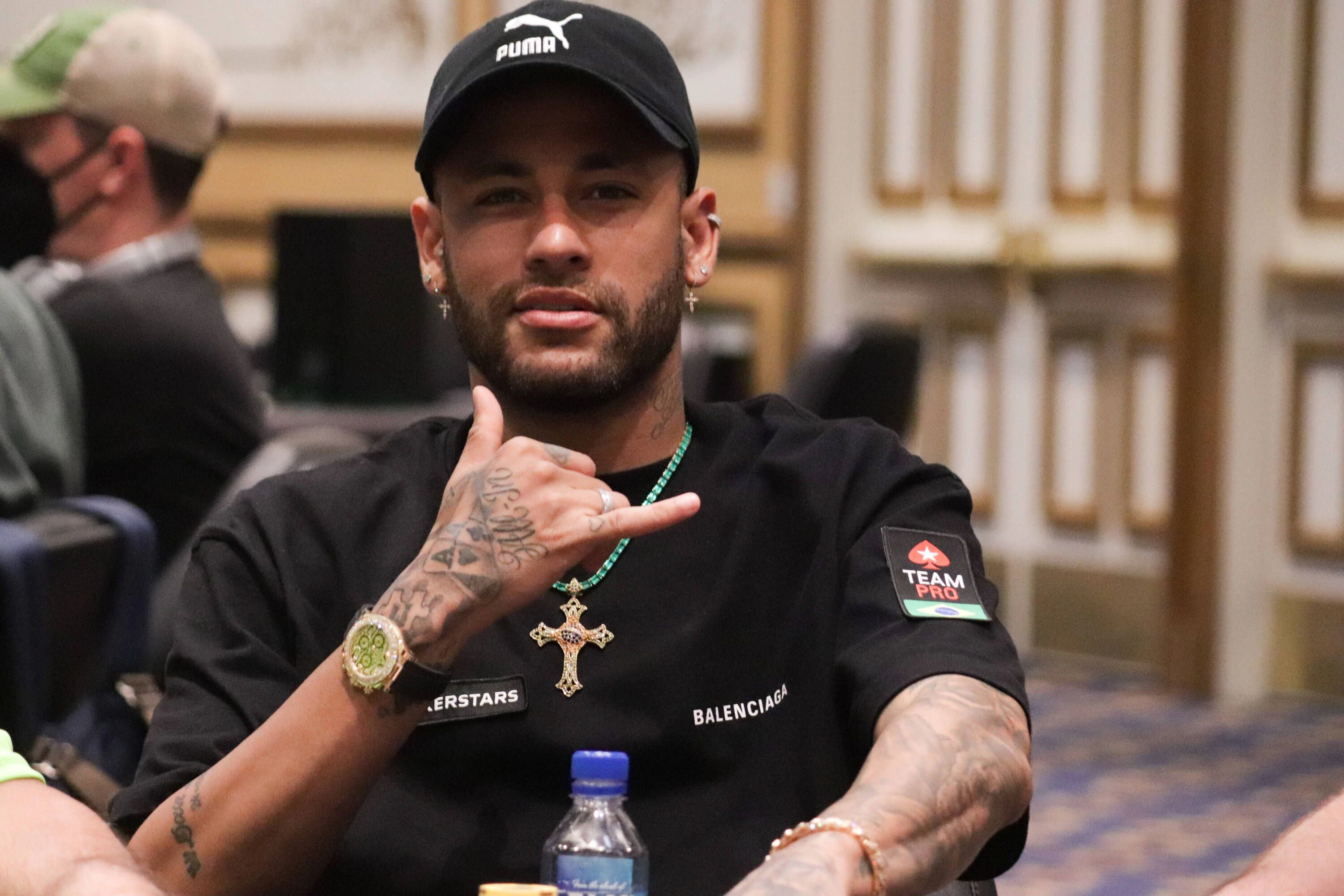 Neymar hat einen Vertrag bis 2027