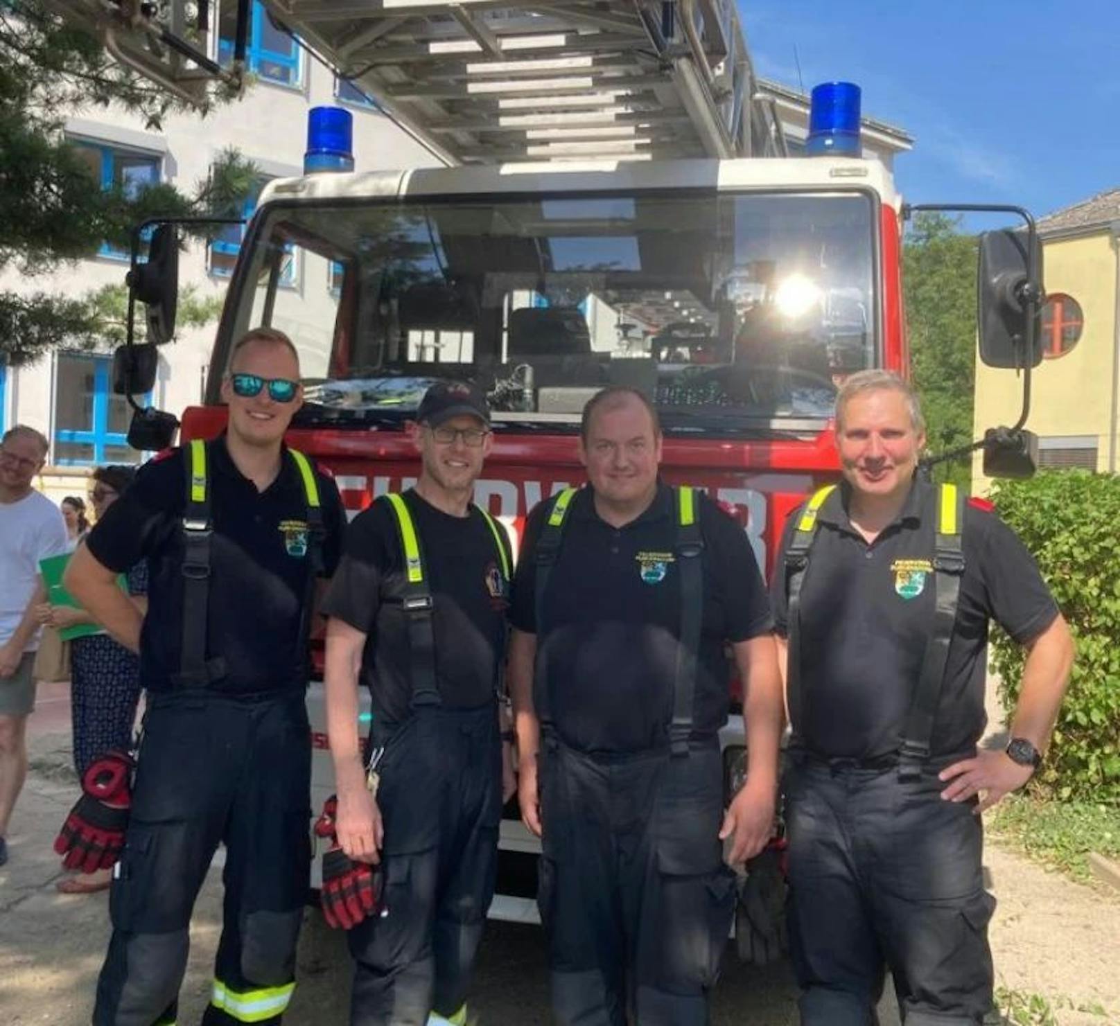 Für die Kinder ein tolles Erlebnis – vermutlich auch für die Feuerwehr!