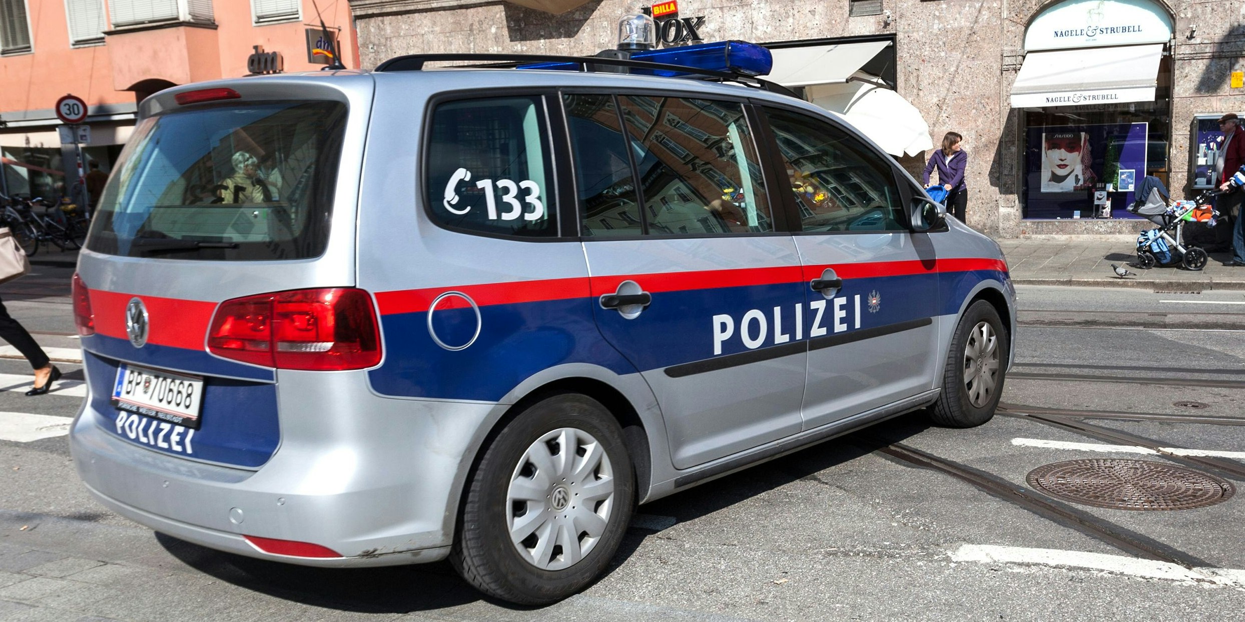 Die Polizei konnte den Verdächtigen noch nicht fassen (Symbolbild).