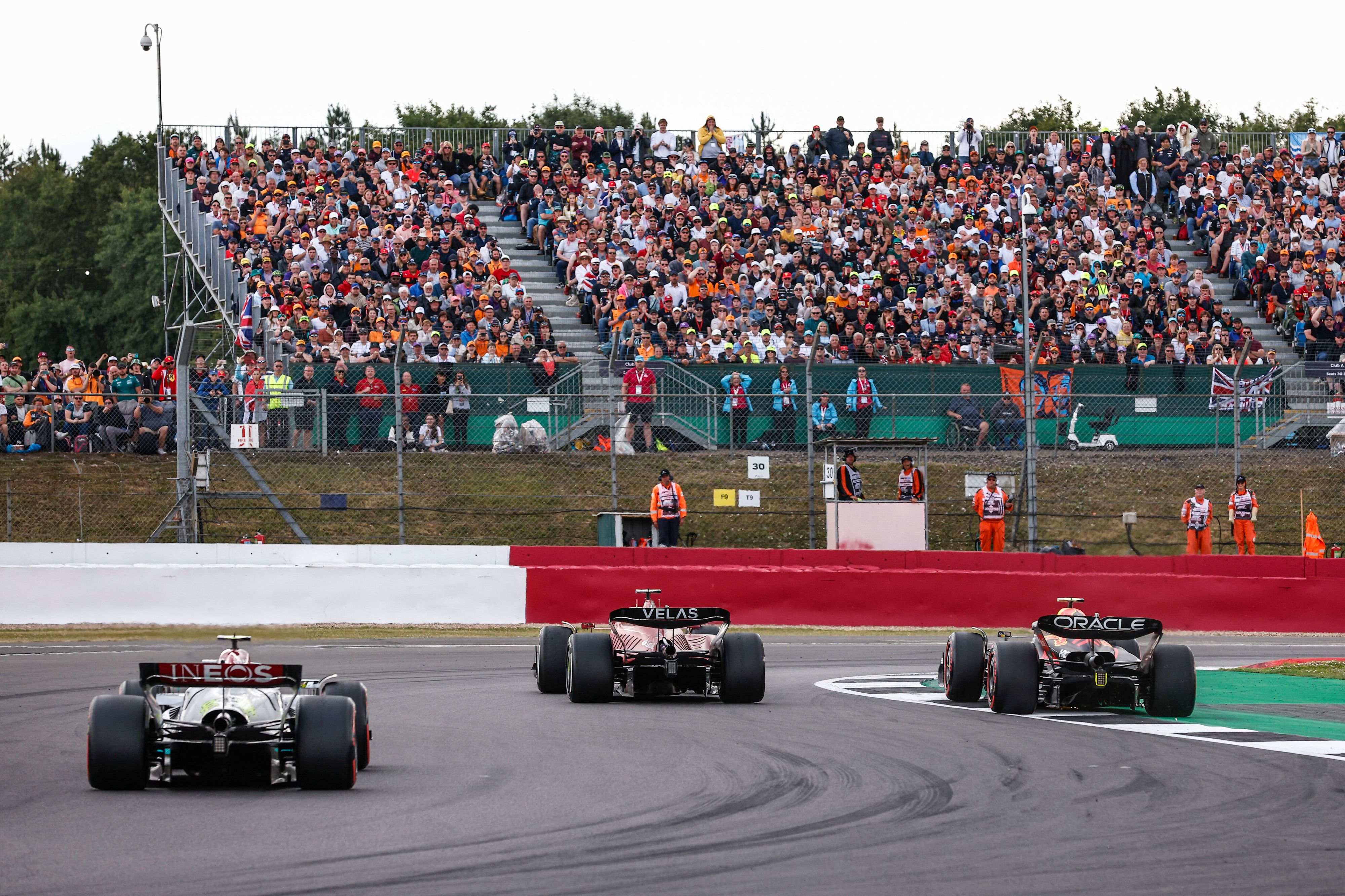 Hamilton, Leclerc, Perez – Dreikampf um das Silverstone-Podium.