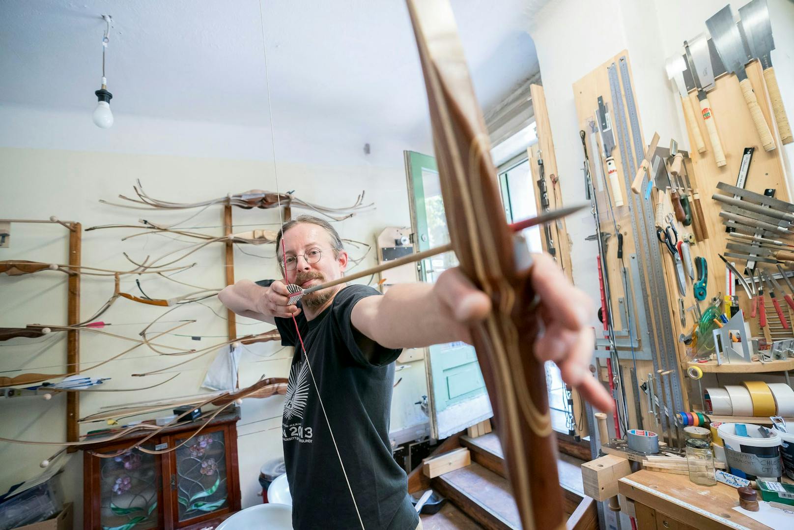 In seiner Werkstatt in der Währinger Straße 188 arbeitet er an unterschiedlichsten Modellen.