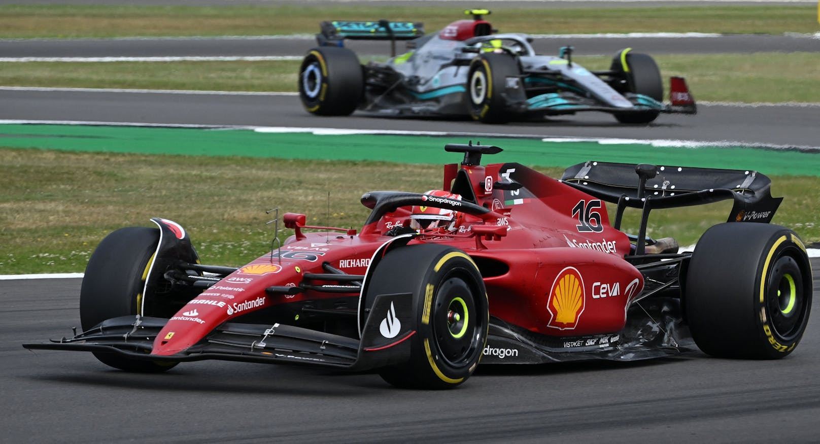 <strong>4. Charles Leclerc (Ferrari) – Note: 1.</strong>&nbsp;Der Monegasse fuhr brillant und hatte alle Chancen das Rennen zu gewinnen, doch sein Team entschied, dass er beim Safety Car draußen bleiben musste.