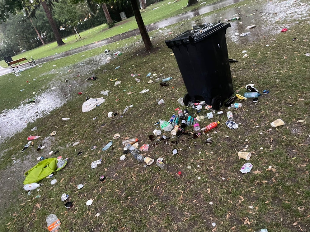 Nach Schulschluss feierten zahlreiche im Stadtpark Krems.