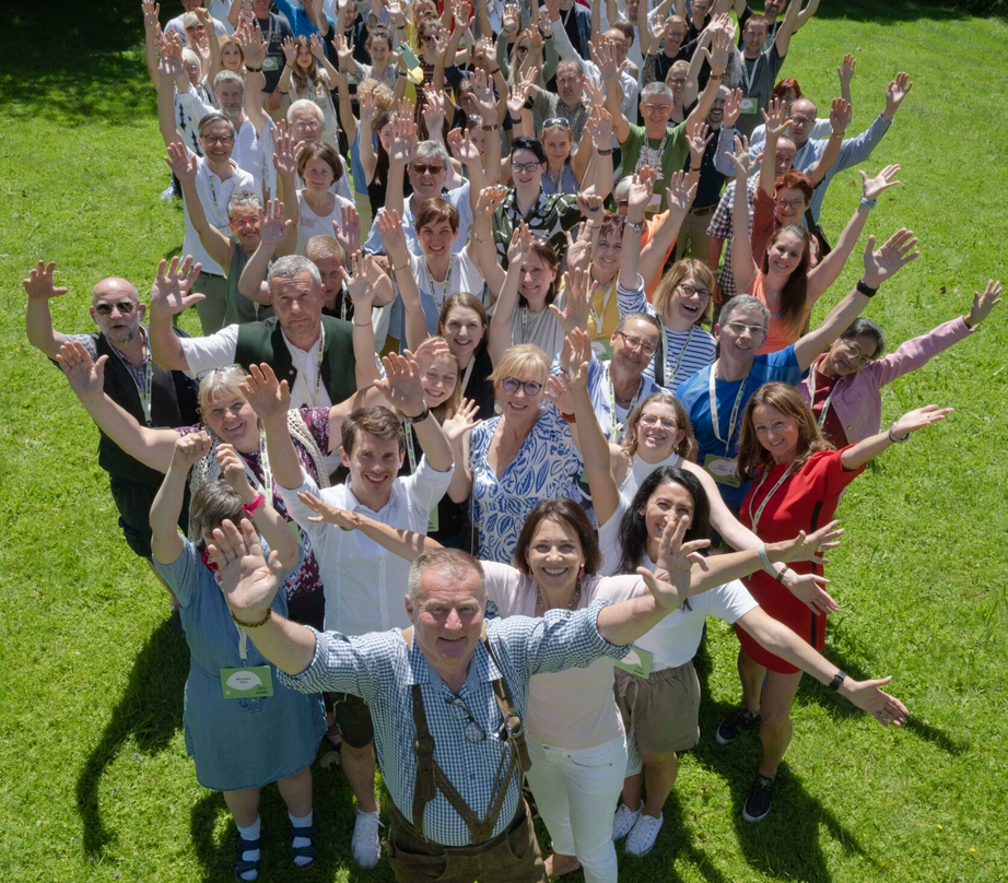 Die 100 Klimaräte wurden nach dem Zufallsprinzip ausgesucht. Das Team spiegelt in Zusammensetzung die Gesellschaft (Alter, Bildungsstand, Wohnort etc.) wider.