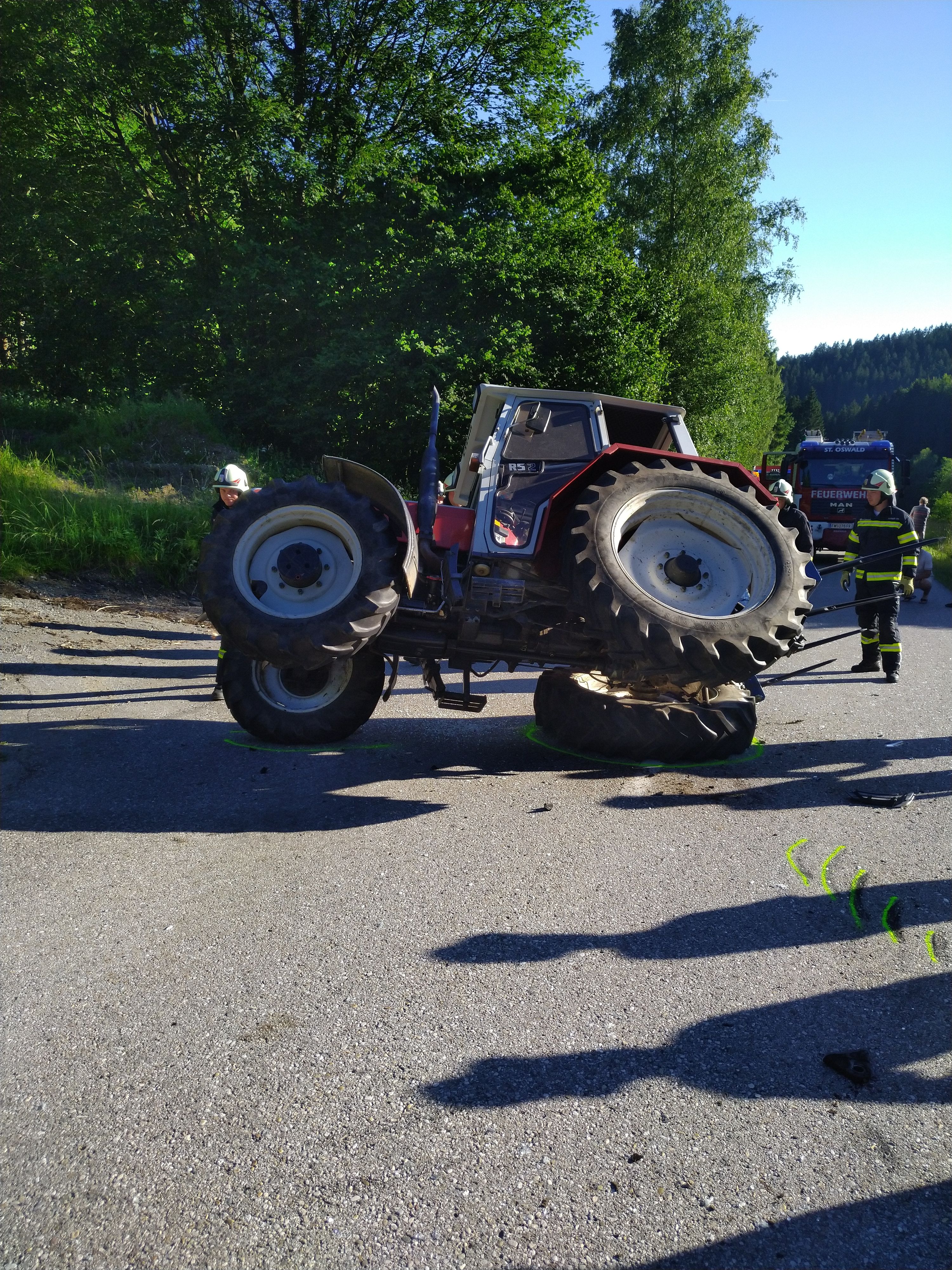 Die Traktorlenkerin wurde bei dem Unfall verletzt.