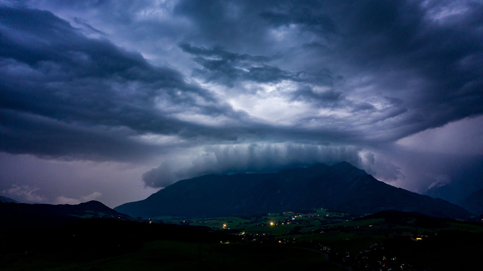 Gewitterwolke über dem Reiting in der Steiermark, aufgenommen am 10. August 2021 in Trofaiach.