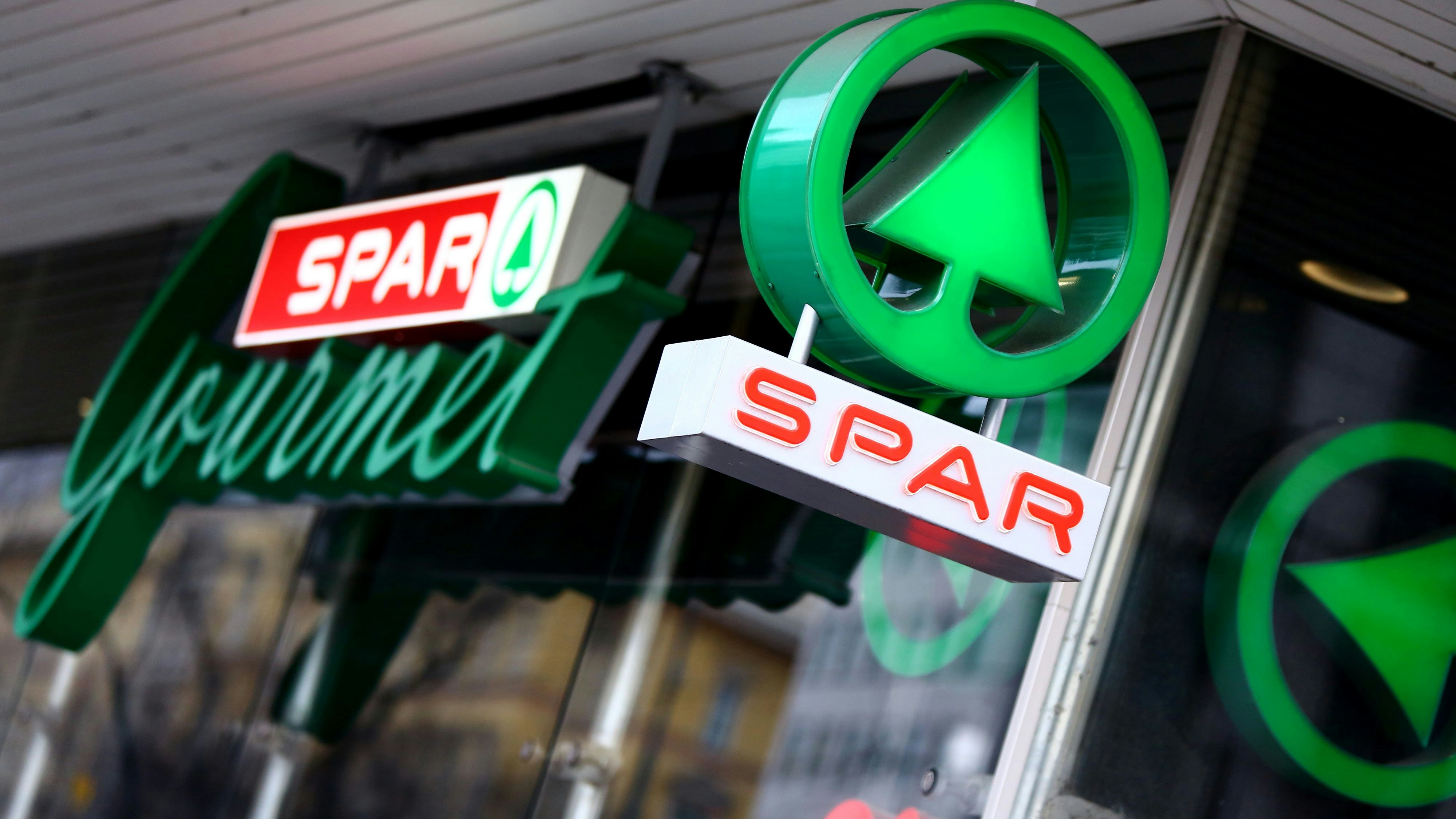 Download von www.picturedesk.com am 04.07.2022 (17:00).  - SPAR FILIALE (SUJET), SPAR Österreichische Warenhandels-AG Lebensmittelhandel (http://www.spar.at), Supermarkt, Gebäude aussen, Logo, Firmenschriftzug - 20160302_PD2324 - Rechteinfo: Rights Managed (RM)