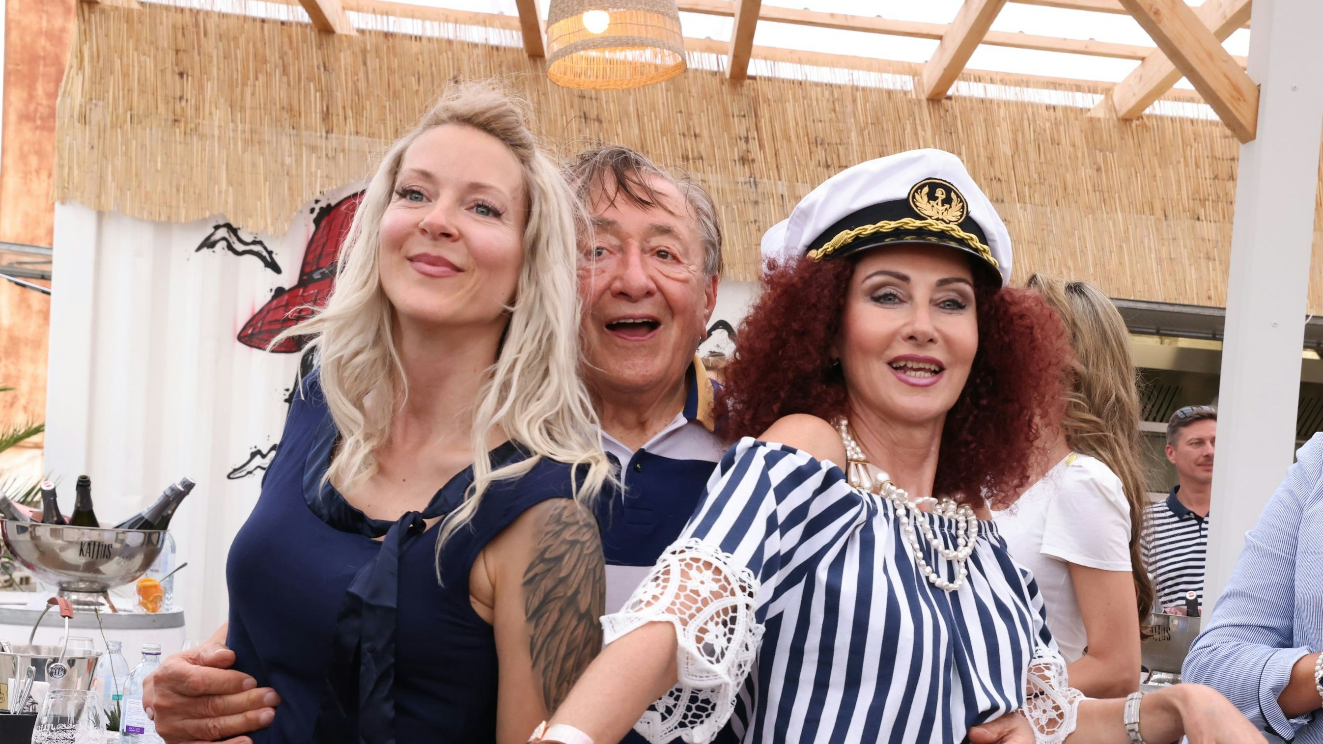 Richard Lugner mit Mausi und Bienchen.