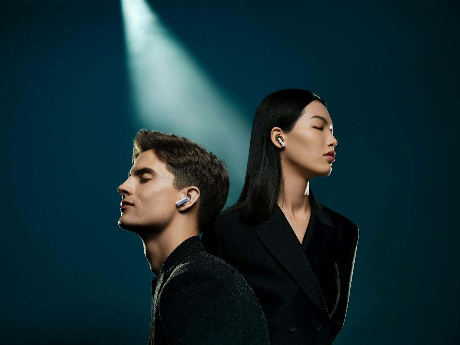 Die neuen High-End Kopfhörer&nbsp;wurden in Zusammenarbeit mit den renommierten Sound-Expert:innen von DEVIALET entwickelt.