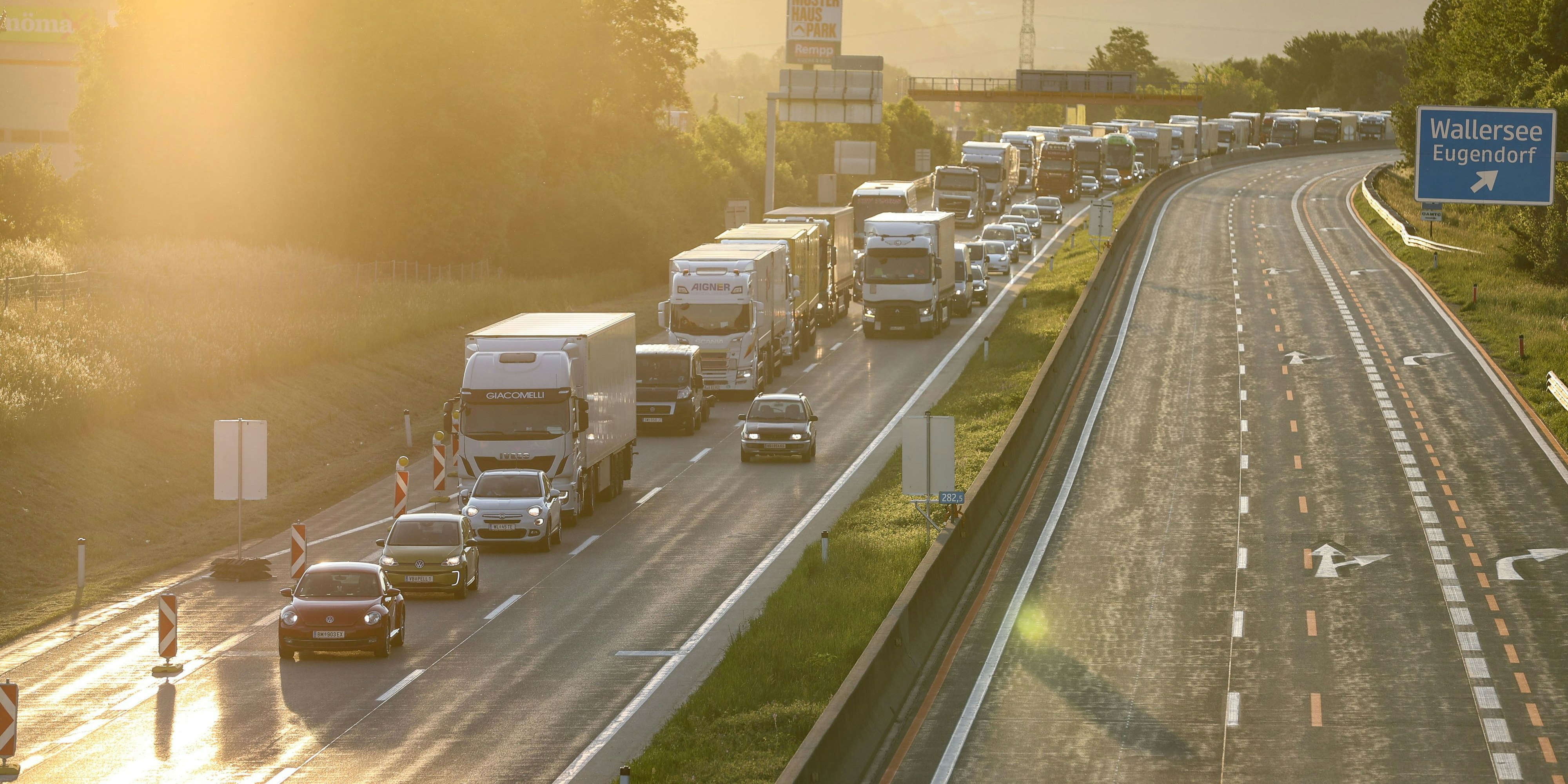 Stau auf der A1 bei Eugendorf (Archivbild)