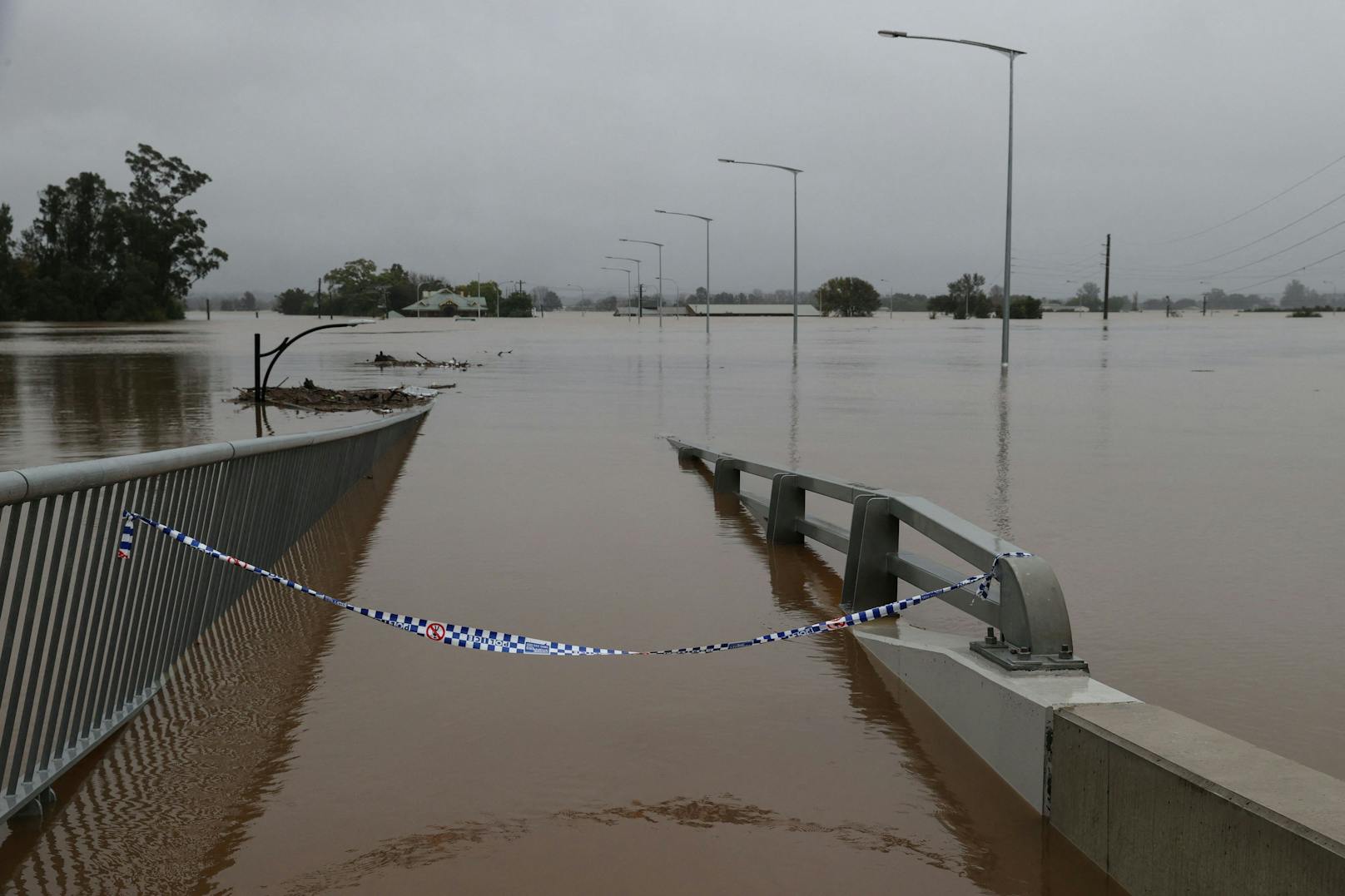 Seit Tagen regnet es in Australien. Besonders viel Wasser sammelt sich im Gebiet der Millionenstadt Sydney an.