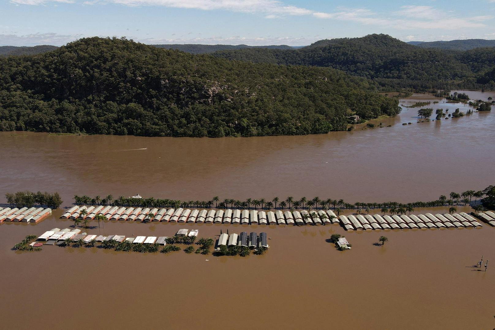 Die heftigen Unwetter richten drastische Sachschäden an. Teile der Infrastruktur in Sydney stehen unter Wasser.