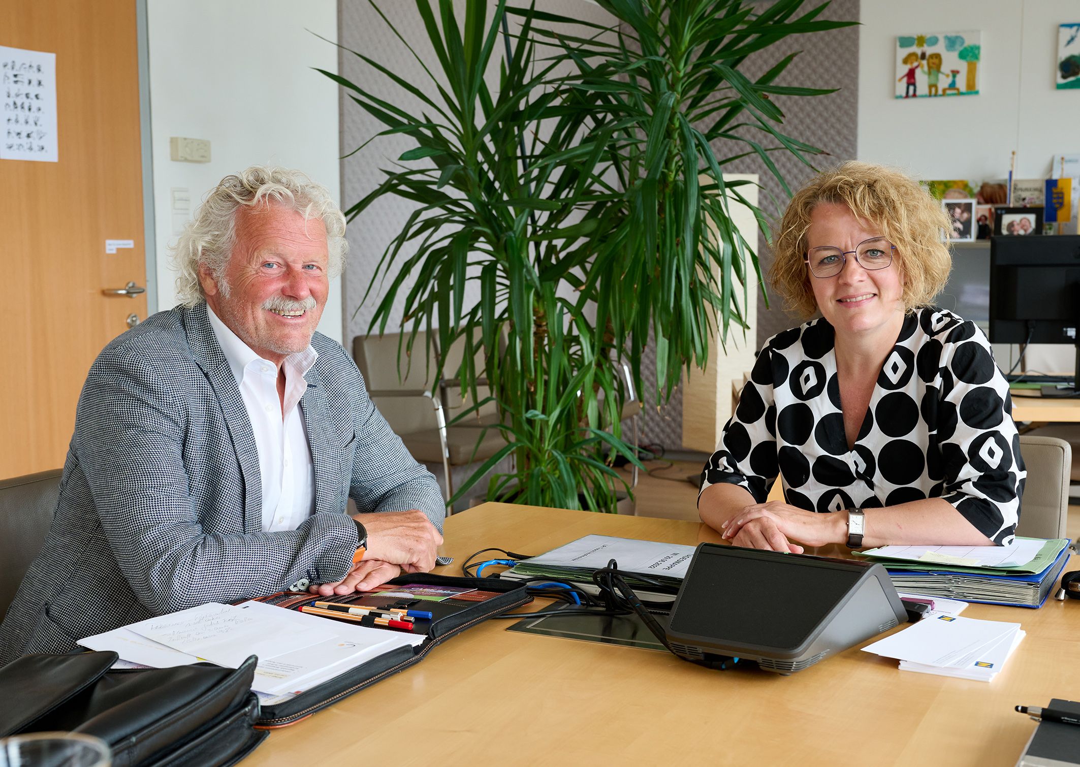 Direktor Dietmar Stockinger (NÖ ARGE für Pflege und Betreuung), Sozial-Landesrätin Christiane Teschl-Hofmeister