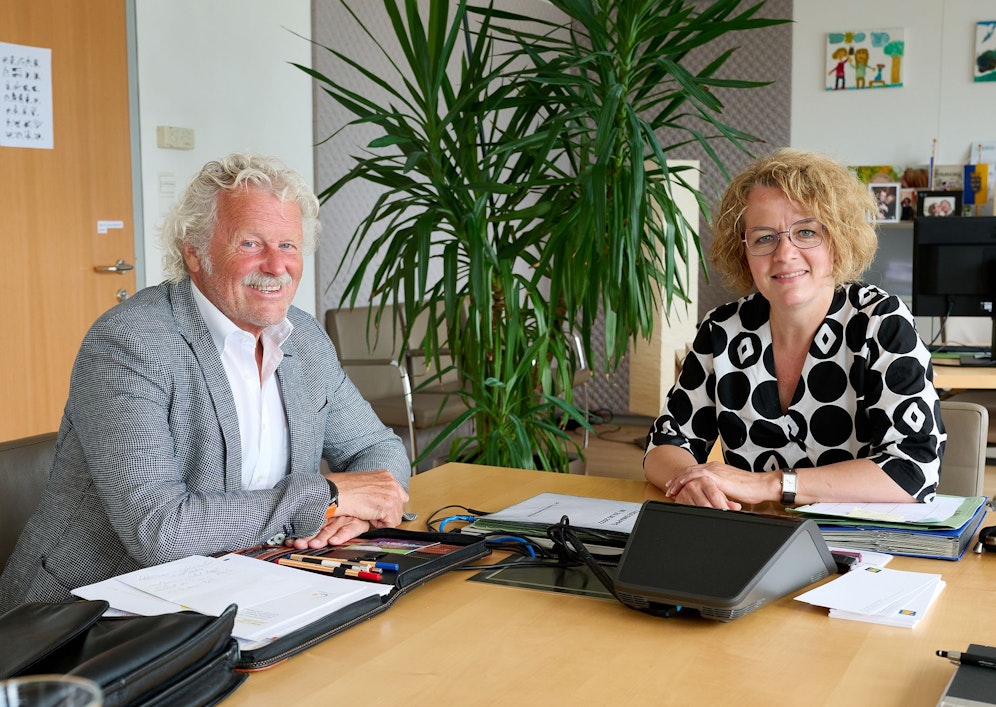 Direktor Dietmar Stockinger (NÖ ARGE für Pflege und Betreuung), Sozial-Landesrätin Christiane Teschl-Hofmeister