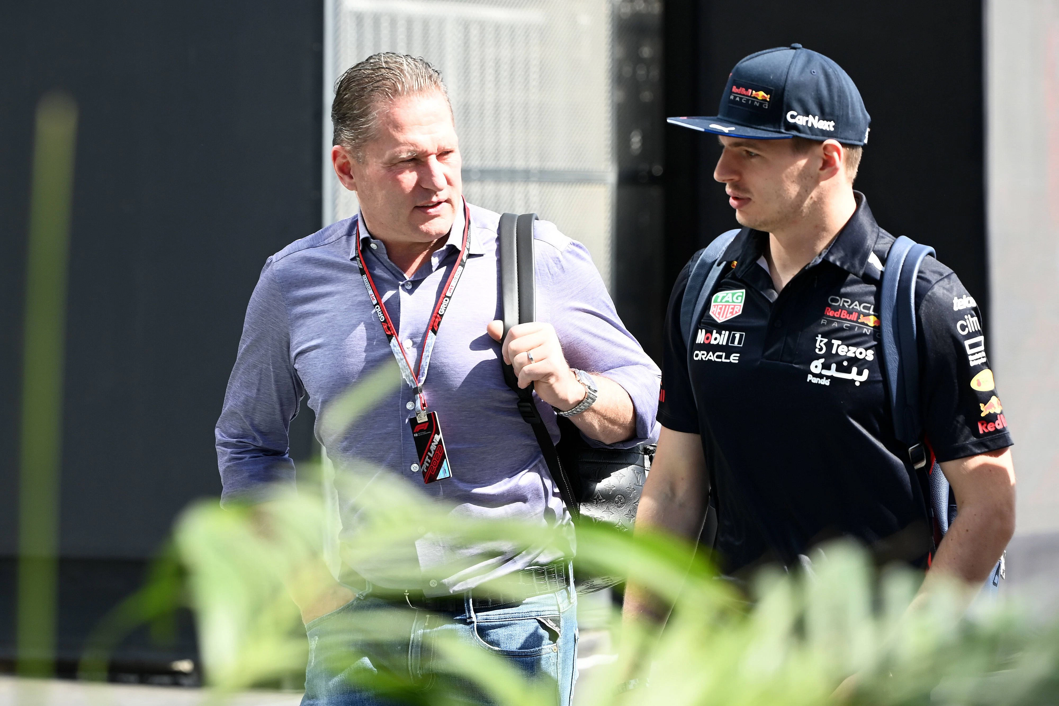 Red-Bull-Superstar und Formel-1-Weltmeister Max Verstappen lässt mit einer witzigen Aussage über seinen Vater Jos aufhorchen.
