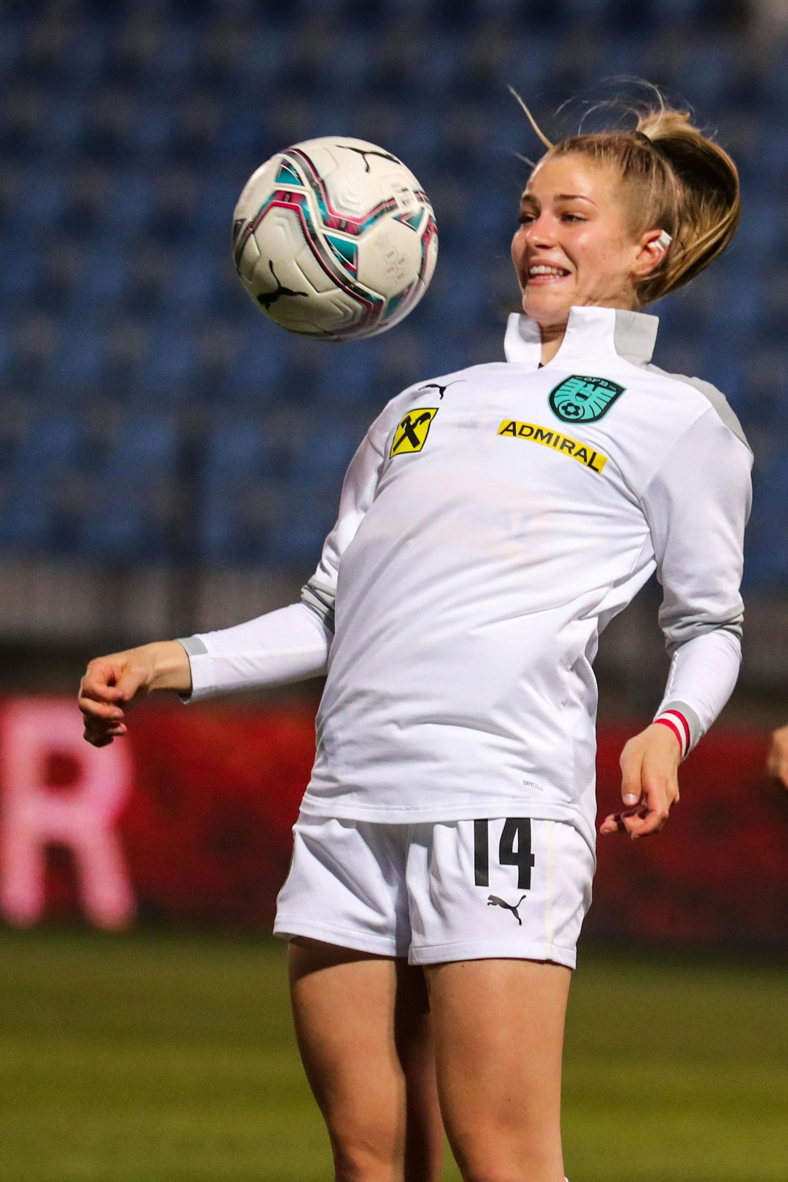 Mittelfeld: Marie-Therese Höbinger (FC Zürich)