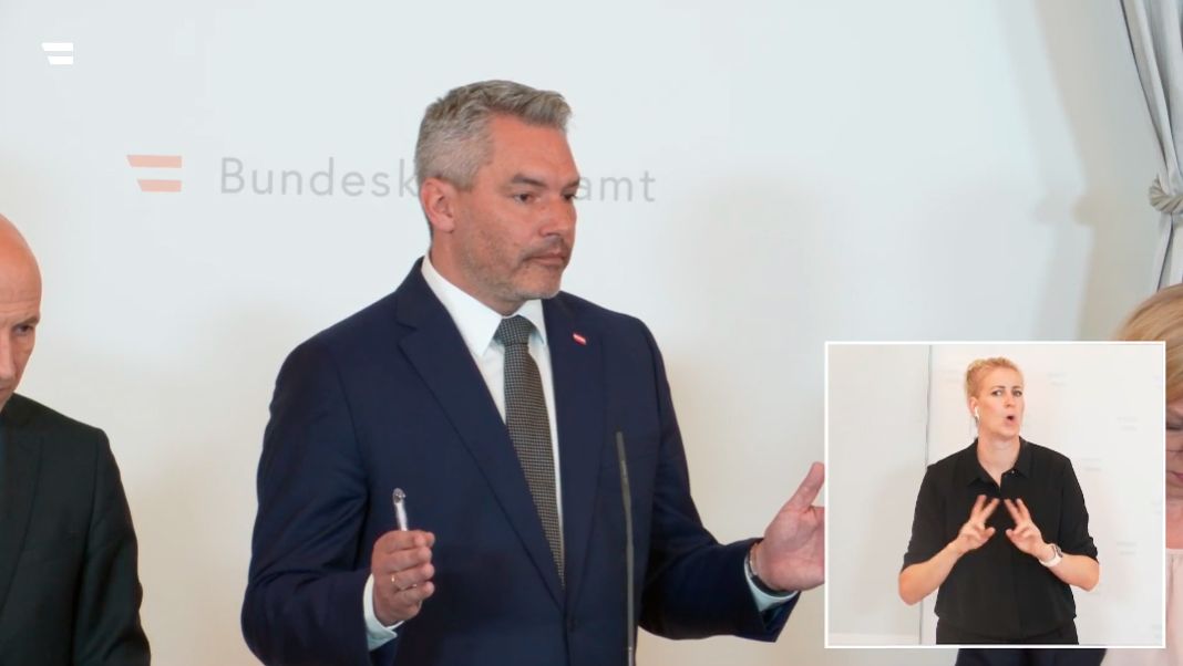 "Da kann man glauben, ein Zufall. Ich glaube es nicht", sagte Bundeskanzler Karl Nehammer.