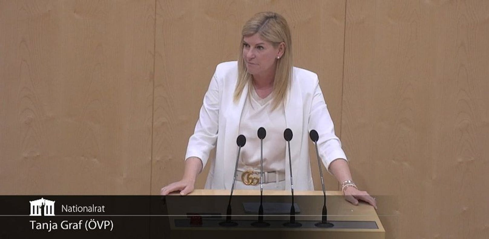 "Gucci-Graf" – ÖVP-Energiesprecherin Tanja Graf trug im Nationalrat einen Designer-Gürtel.