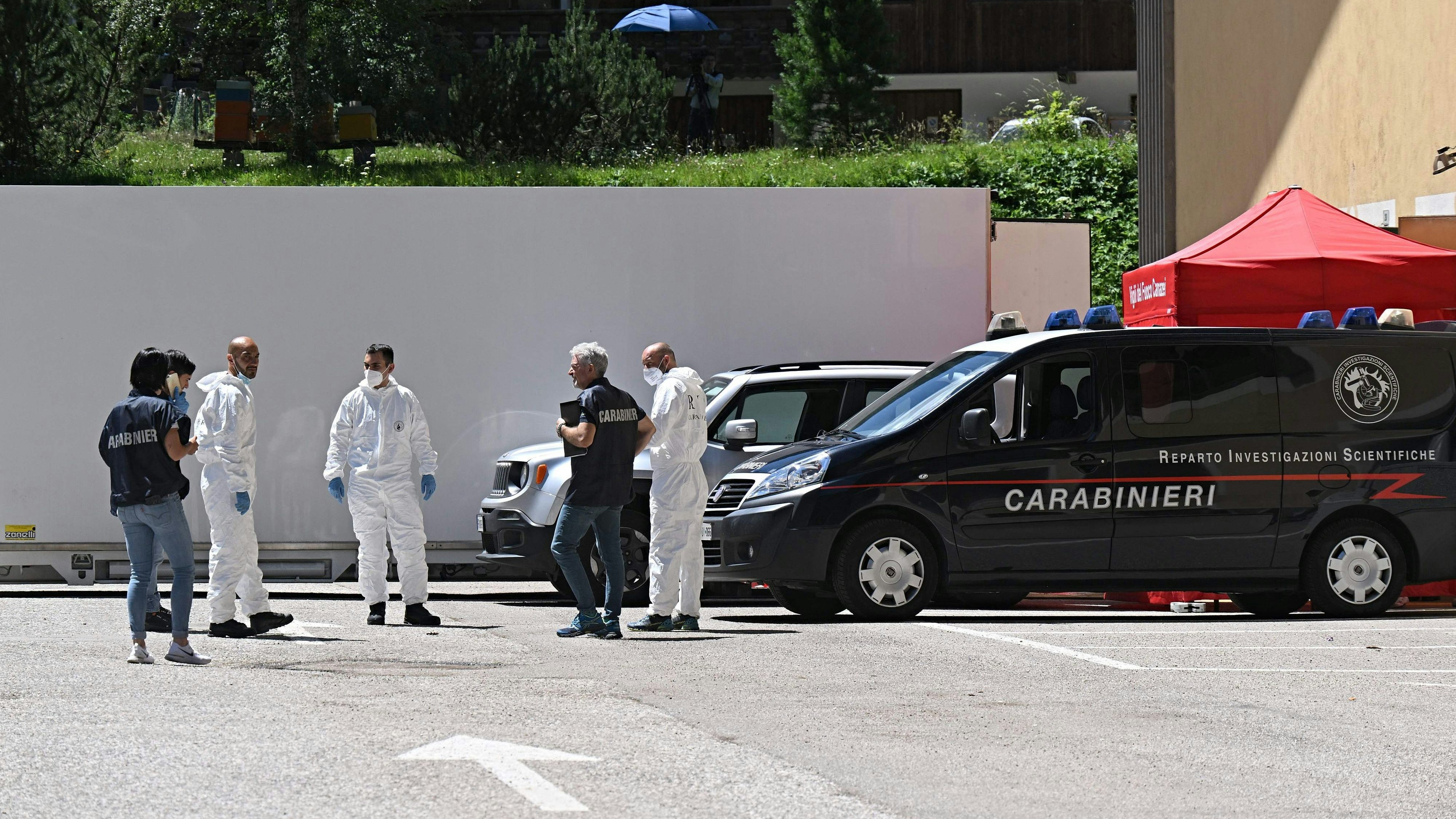 Ein Gletschersturz in den Dolomiten kostete zehn Menschen das Leben, zwei Personen gelten noch als vermisst.