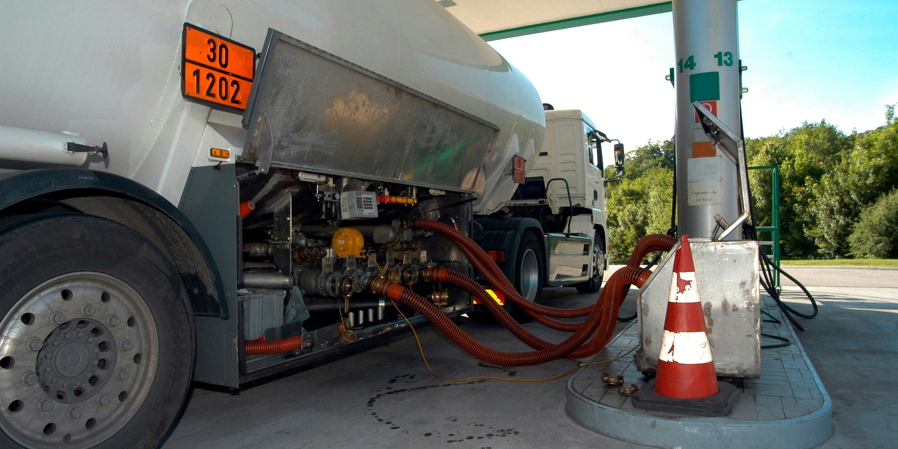 Die Spritpreise steigen, vor allem Diesel wird in Österreich knapp. (Symbolfoto)