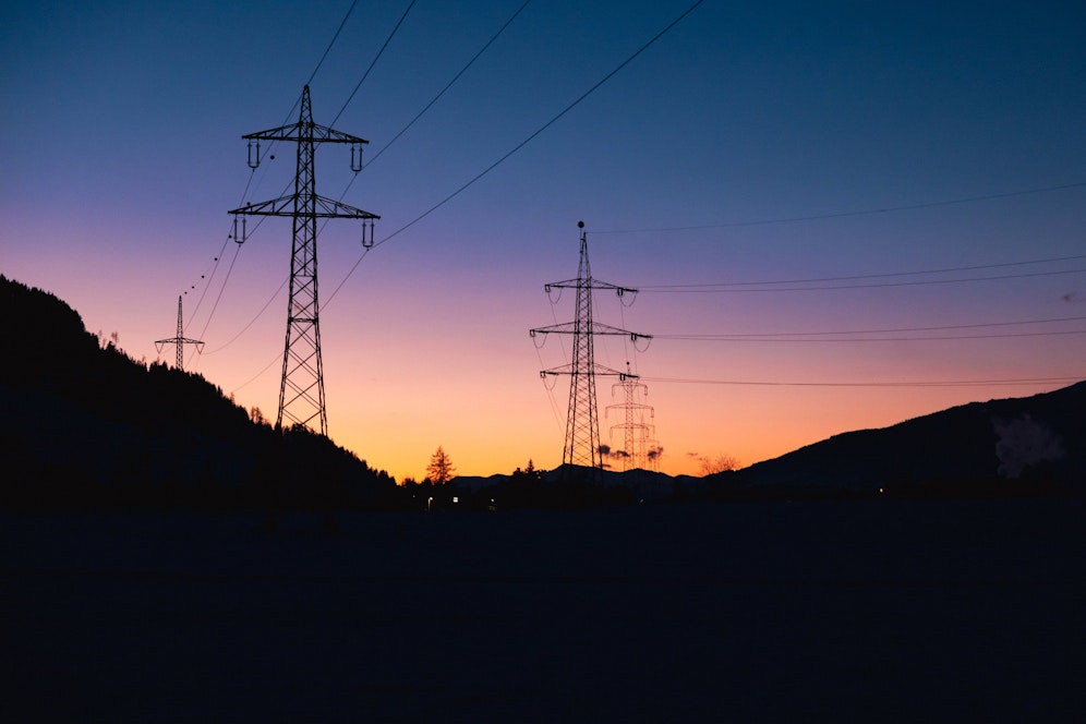 Die Energiepreise werden weiter extrem hoch bleiben, die wahren Probleme aber erst kommen, so der Experte.