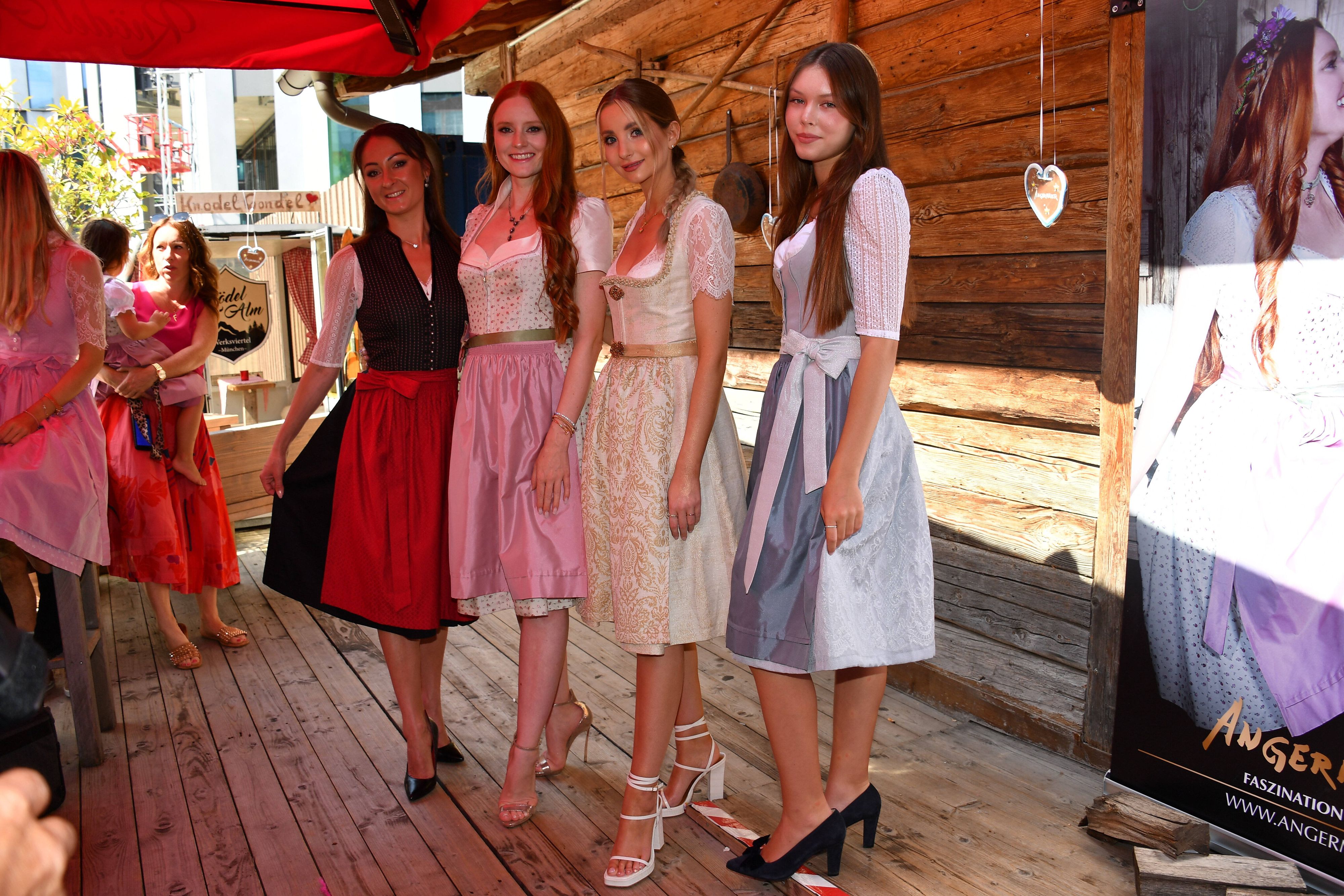 Vier Dirndl entwarf Meier für "Angermaier"