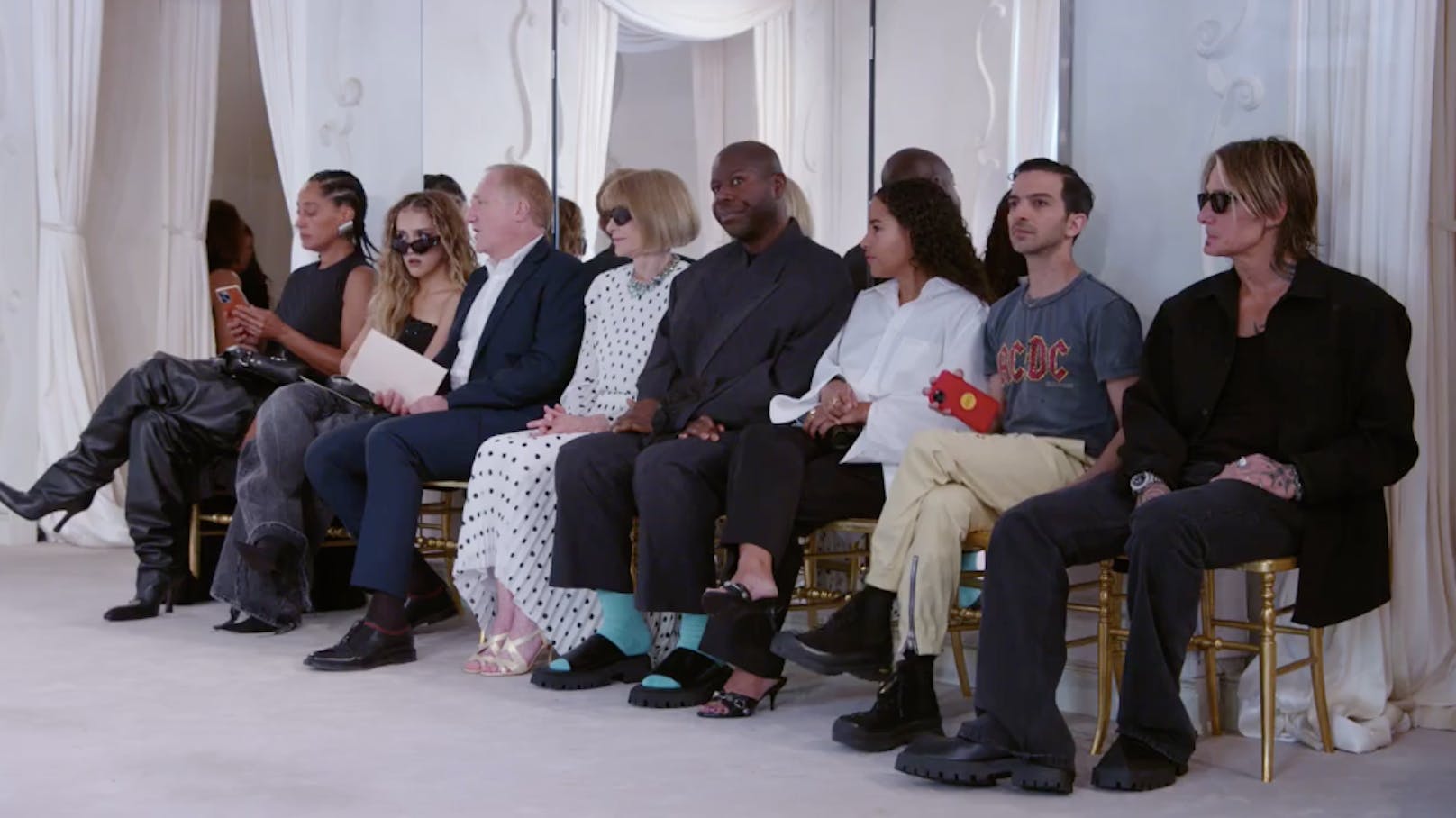 Dort saßen unter anderem Vogue-Chefin Anna Wintour,&nbsp;Kering-Chef François-Henri Pinault und Musiker Keith Urban.