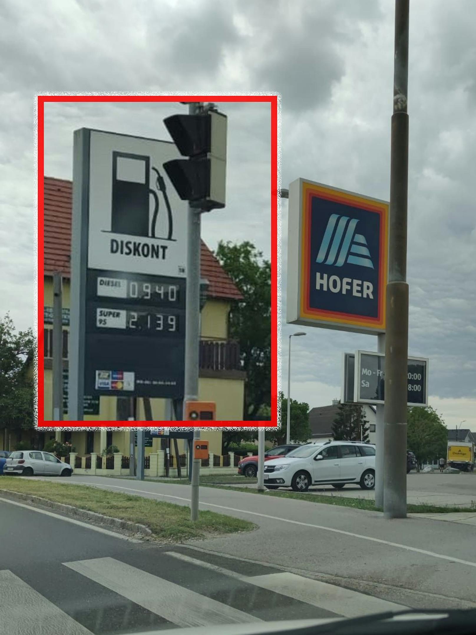 Den Liter Diesel gab es dort für unschlagbare 94 Cent.