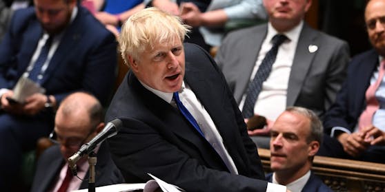 Britischer Premier Boris Johnson geht - noch am Mittwoch verteidigte er sich im Parlament - siehe Foto.