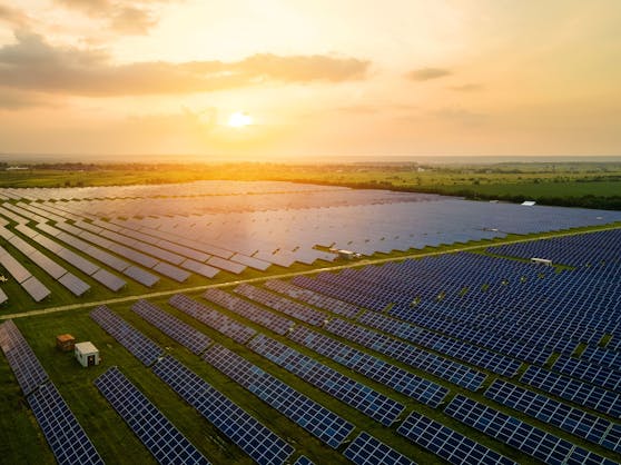 In den letzten zehn Jahren hat China etwa 49 Milliarden Euro in Photovoltaik-Produktionskapazitäten investiert – zehnmal so viel wie Europa.