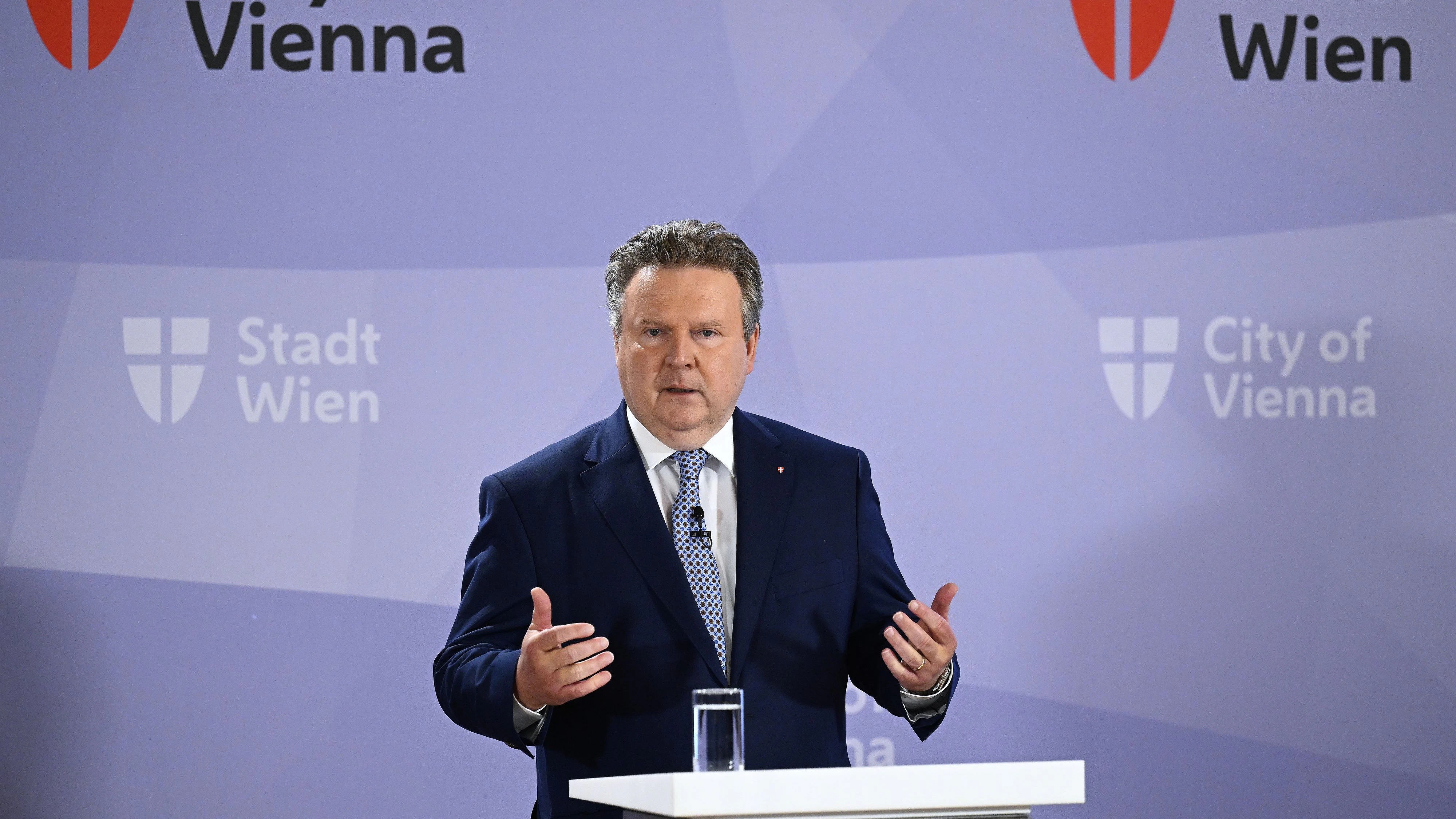 Download von www.picturedesk.com am 07.07.2022 (14:26).  ABD0107_20220707 - WIEN - ÖSTERREICH: Wiens Bürgermeister Michael Ludwig (SPÖ) während einer Pressekonferenz zum Thema "Corona-Maßnahmen" am Donnerstag, 7. Juli 2022, in Wien. - FOTO: APA/ROBERT JAEGER - 20220707_PD3157 - Rechteinfo: Rights Managed (RM)
