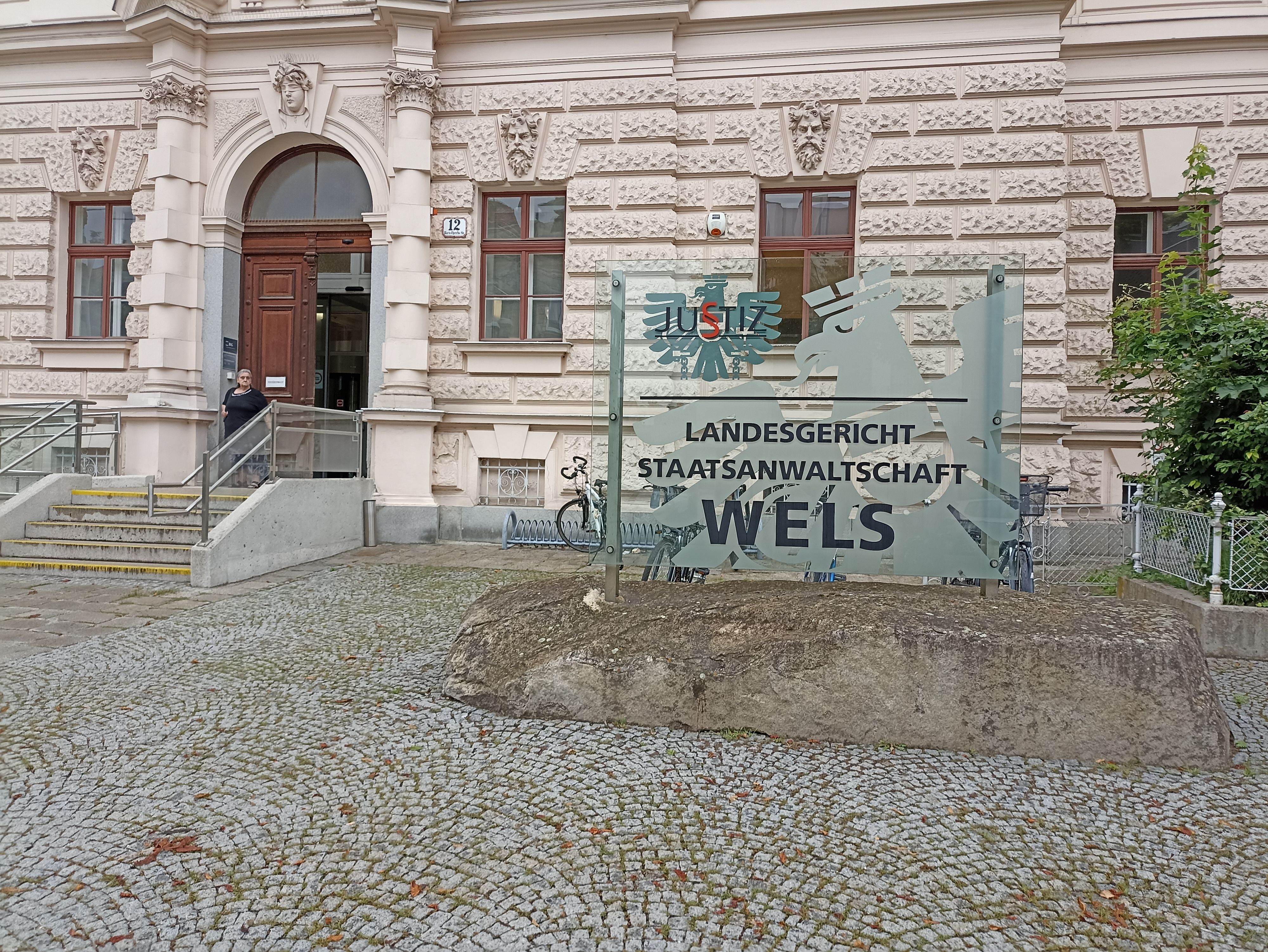 Der Mann stand in Wels vor Gericht.