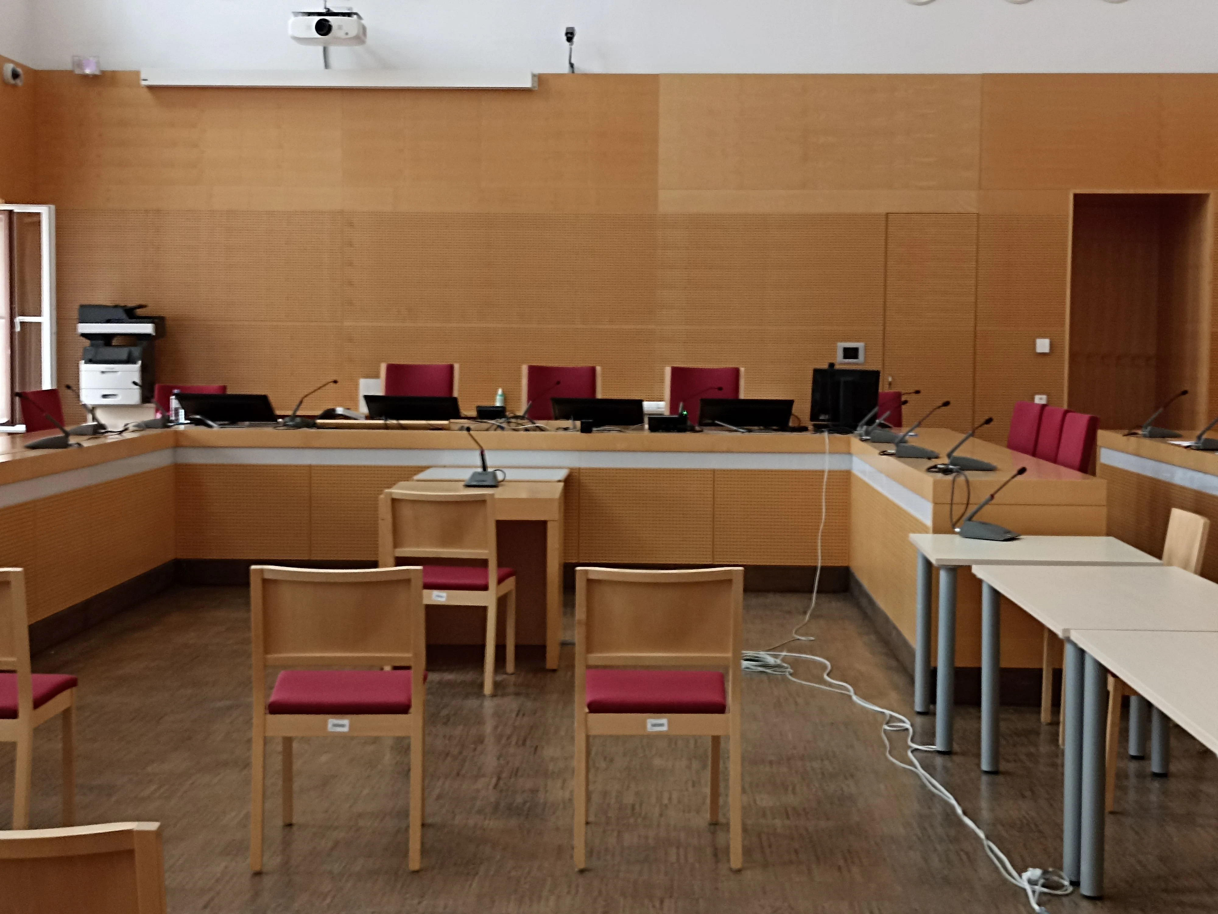In diesem Gerichtssaal fand der Prozess statt.