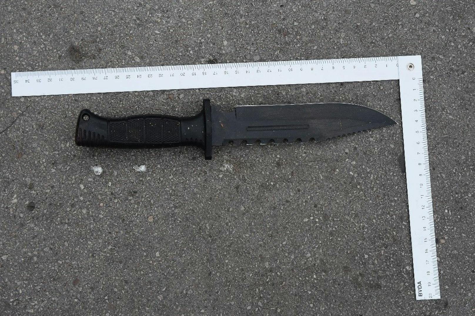 In Braunau lief ein Mann mit einem 35-Zentimter-Messer herum. Er bedrohte Passanten. (Symbolfoto)