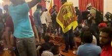 Sri Lanka – Demonstranten stürmen Präsidenten-Palast