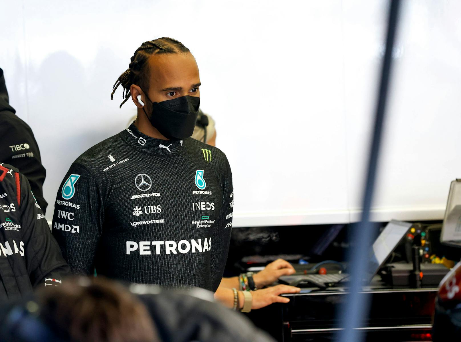 Lewis Hamilton reagierte scharf auf den Jubel der Verstappen-Fans nach seinem Unfall. 