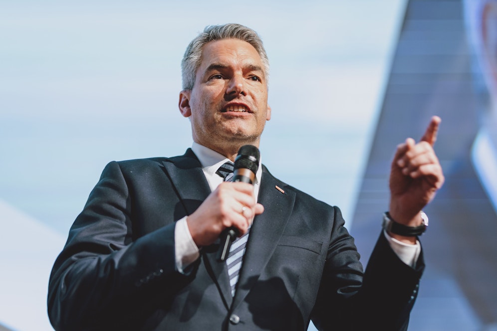 Bundeskanzler Karl Nehammer lässt ein Umdenken in der 