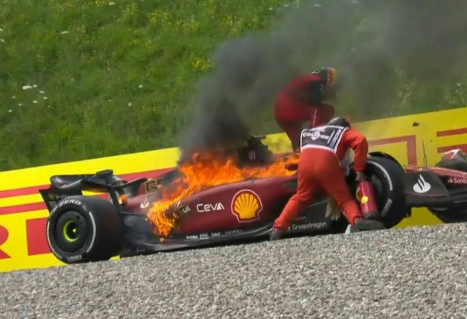Der Ferrari von Carlos Sainz ging in Spielberg in Flammen auf