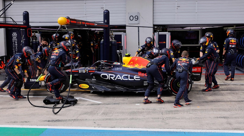 Sergio Perez (Red Bull) – Note: 0. Der Mexikaner wollte in Runde 1 außen an Russell vorbei, kollidierte und fiel ans Ende zurück, danach nur mehr um den Kurs gerollt und dann den Wagen abgestellt.