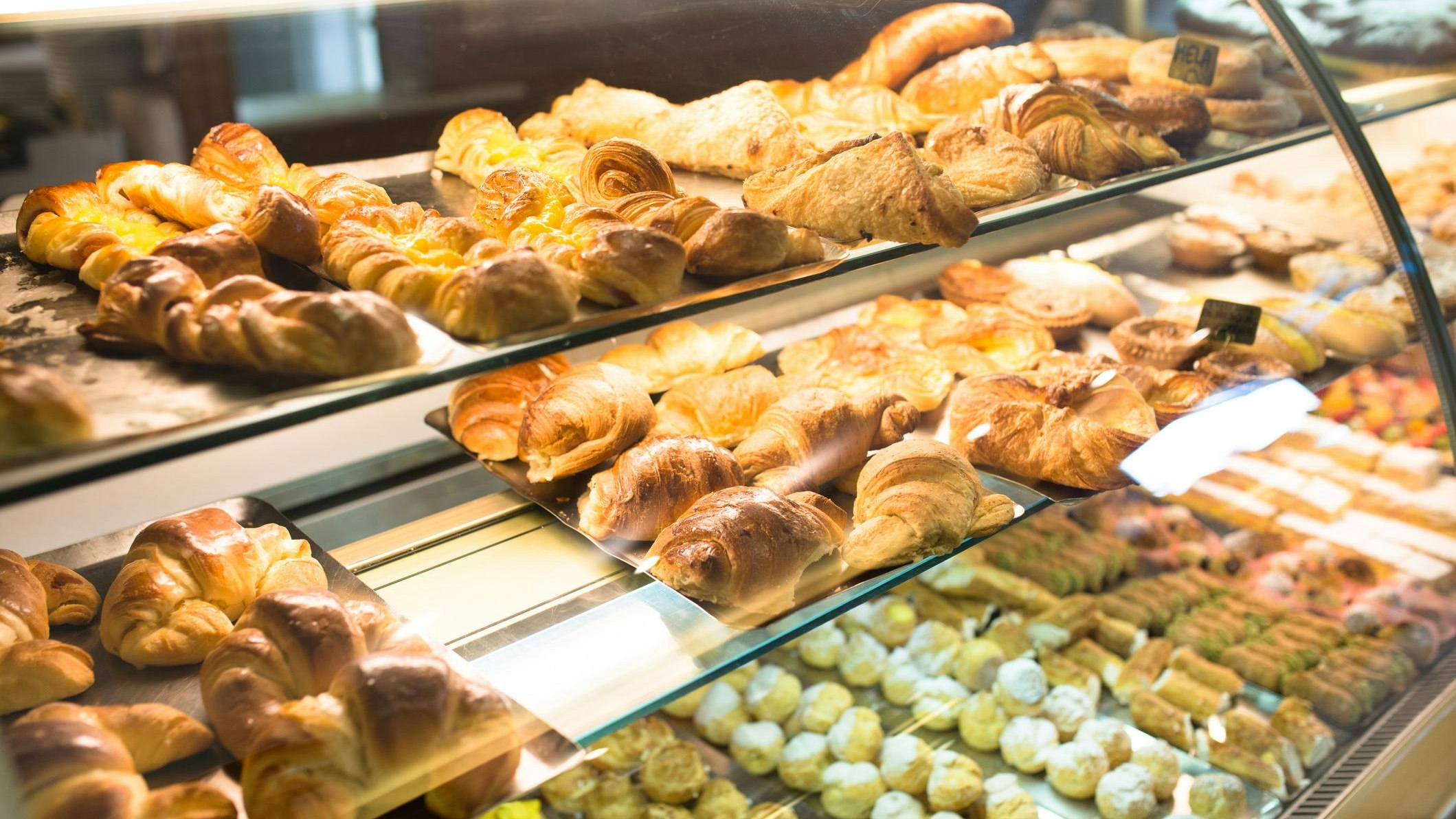 Heute.at - Bäckerei Haubis schmeißt Park Lounge in Amstetten hin