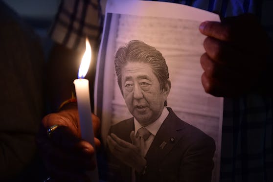 Die Oberhaus-Wahlen in Japan wurden durch das tödliche Attentat auf de früheren Ministerpräsidenten Shinzo Abe überschattet. 