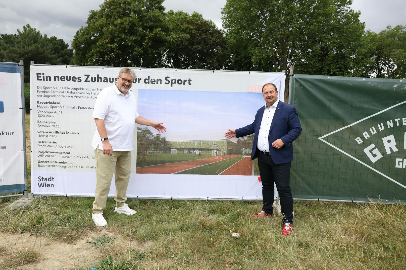 Sportstadtrat Peter Hacker (SPÖ) und Bezirksvorsteher Alexander Nikolai (SPÖ) verteidigen das Projekt.