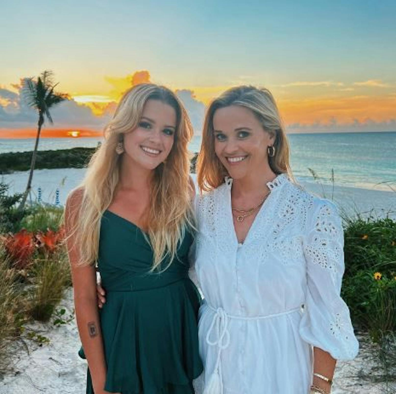 Reese Witherspoon (46) und ihre Tochter Ava (22) schauen aus wie Zwillinge.