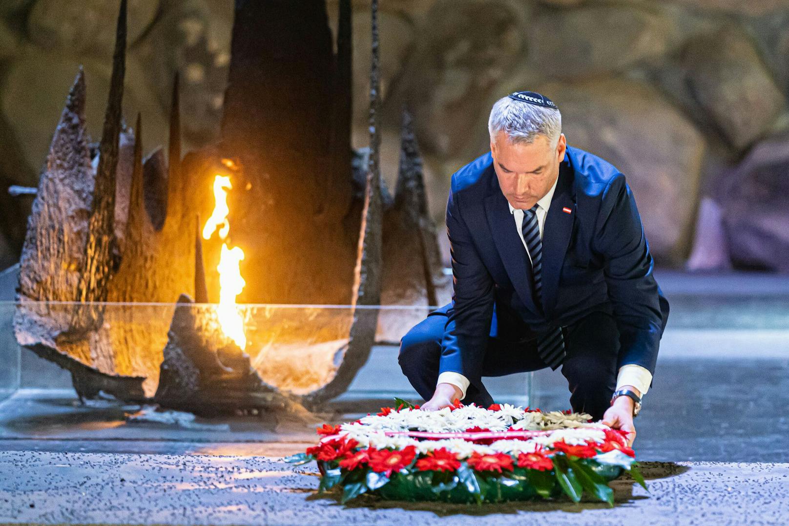 Bundeskanzler Karl Nehammer bei der Internationalen Holocaust Gedenkstätte Yad Vashem.