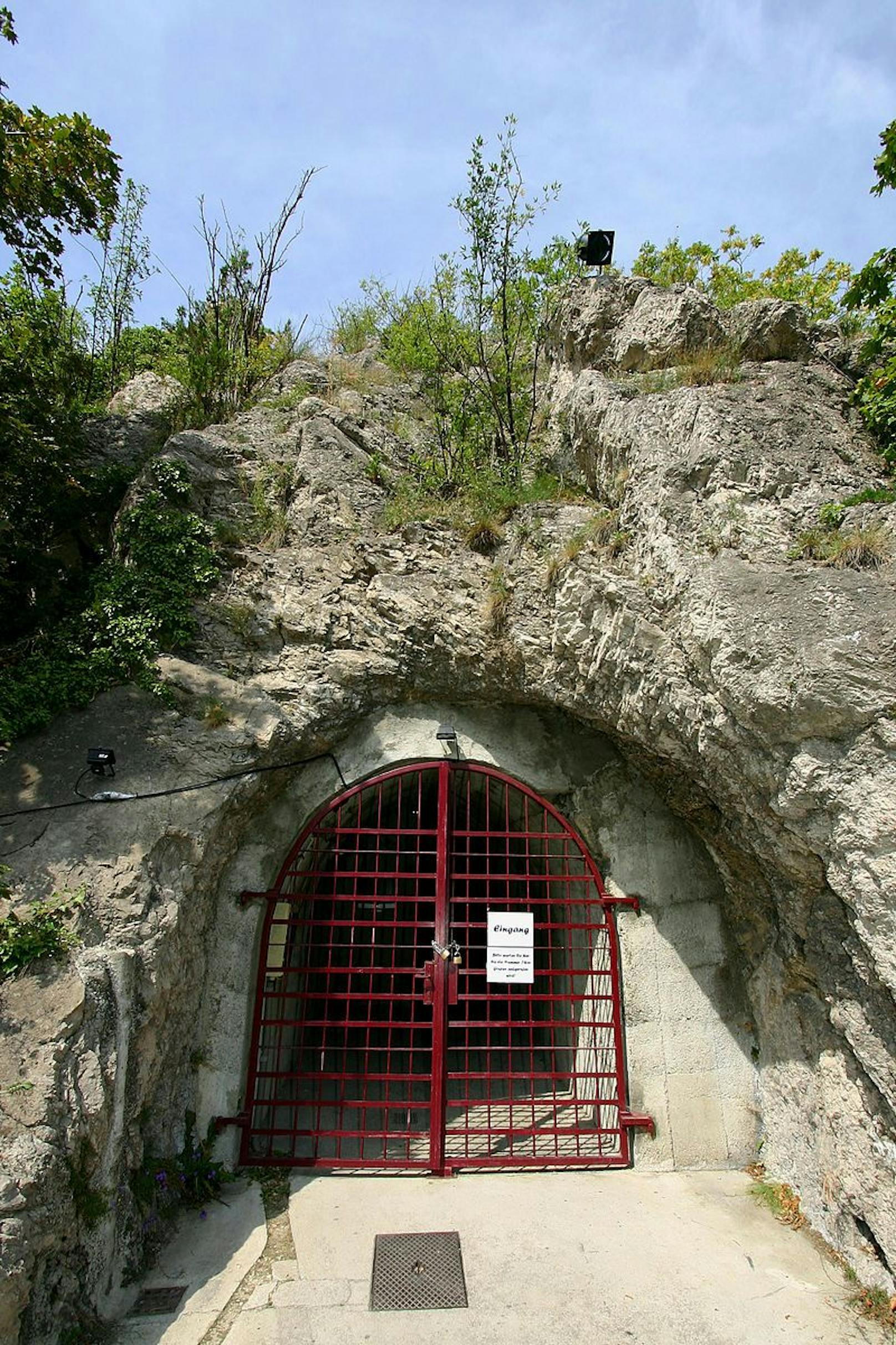 Eingang zum Theater im Bunker