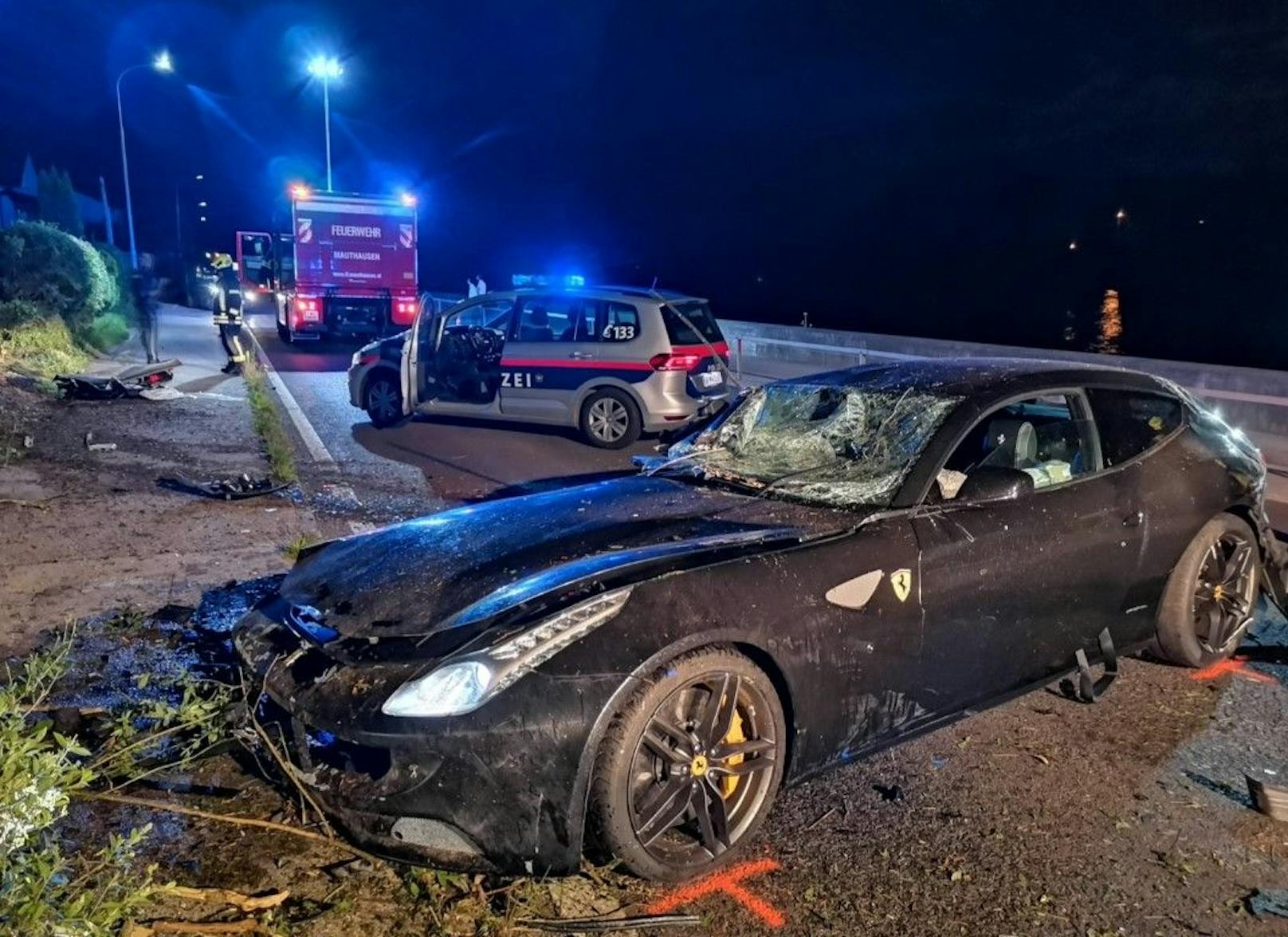 Der Lenker blieb laut Polizei unverletzt.