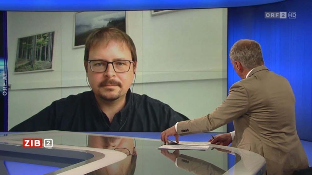 Virologe Florian Krammer zu Gast in der ZIB2 mit Armin Wolf am 13. Juli 2022.